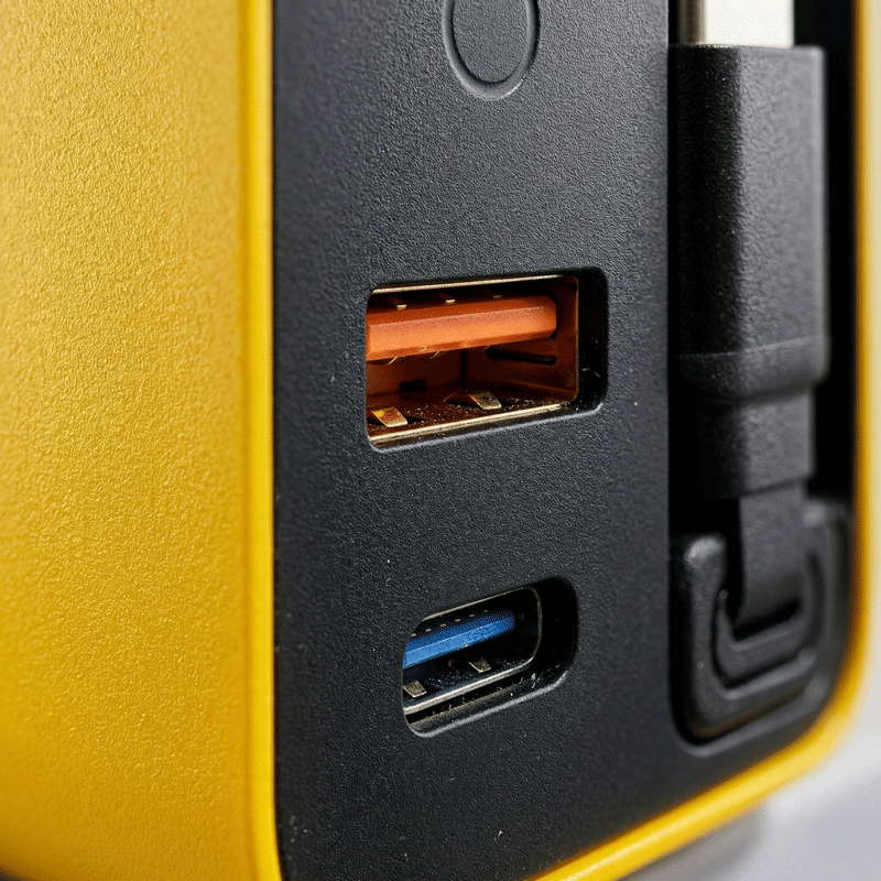 Elmwood™ Smart Charger - 80W GaN Multi-Port PD • Retractable Cable